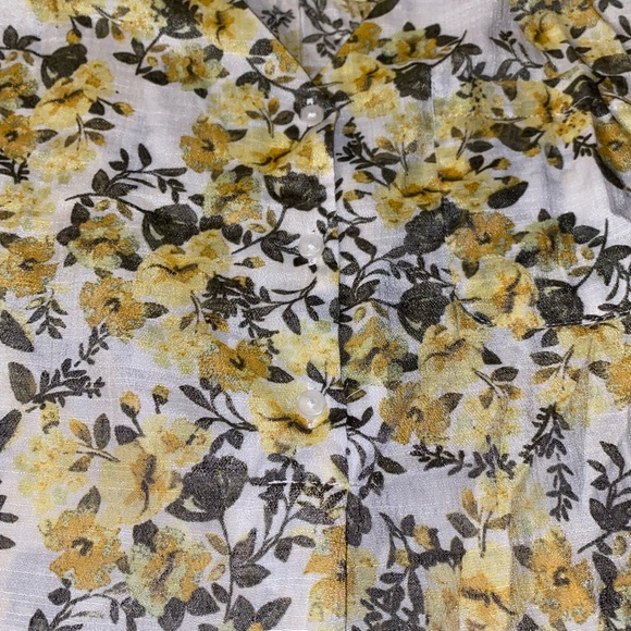 Flower Button Up - Picture 2 of 3